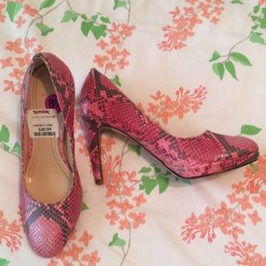 NWT Cole Haan + Nike Air Pink Snakeskin Pumps!